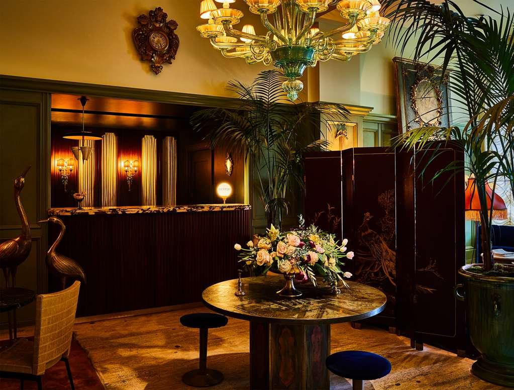 The Siren Hotel, An Ash